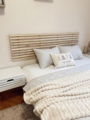 Cozy Trg